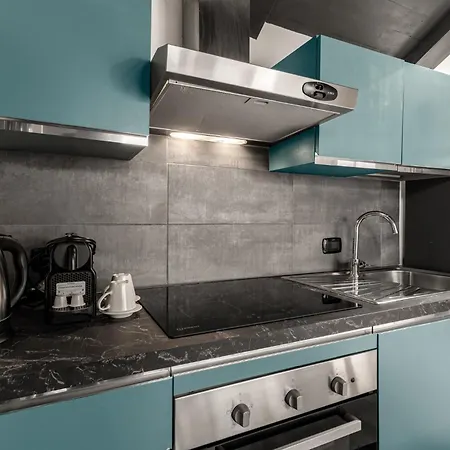 Apartman Tortona Metro 200m - Charming Attic - Wifi *
