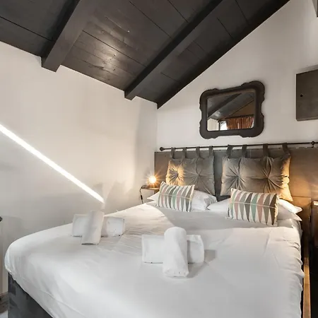 Tortona Metro 200m - Charming Attic - Wifi Milánó